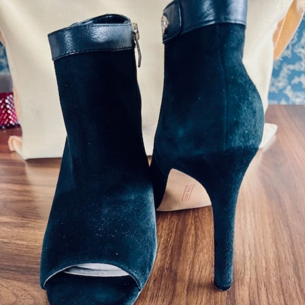 Vincent Camuto Bootie